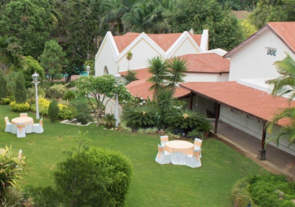 Cama Rajputana Club Resort Mount Abu Buitenkant foto